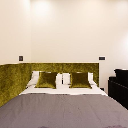 Pay60 -Crescenzago- Luxury Yellow House ミラノ エクステリア 写真