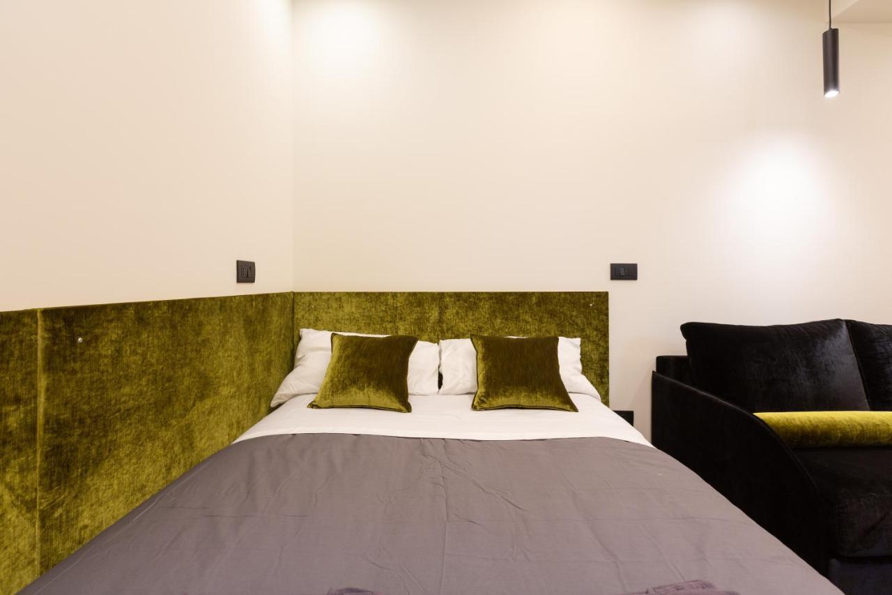 Pay60 -Crescenzago- Luxury Yellow House ミラノ エクステリア 写真