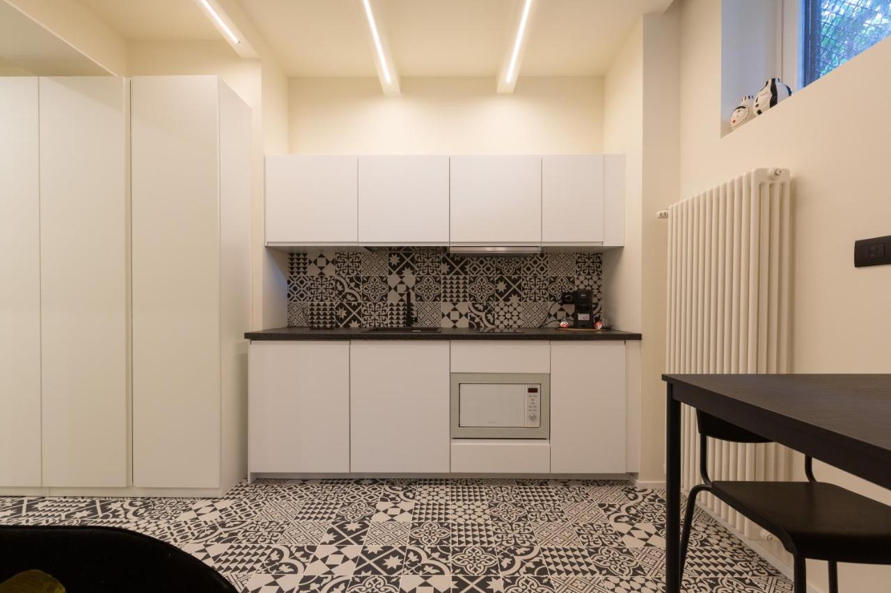 Pay60 -Crescenzago- Luxury Yellow House ミラノ エクステリア 写真